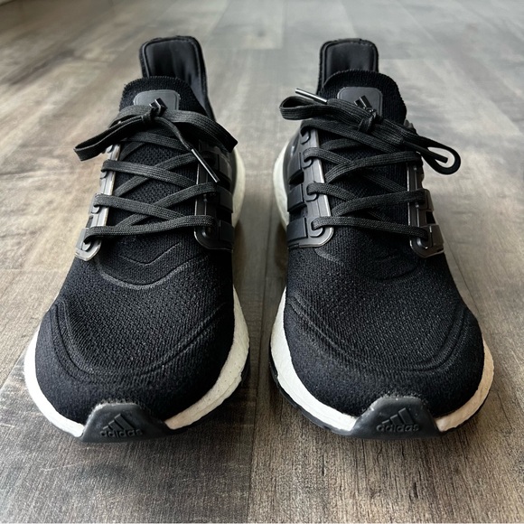Adidas Womens Ultraboost 21 Black Running Shoes Size 9.5 - Picture 2 of 9